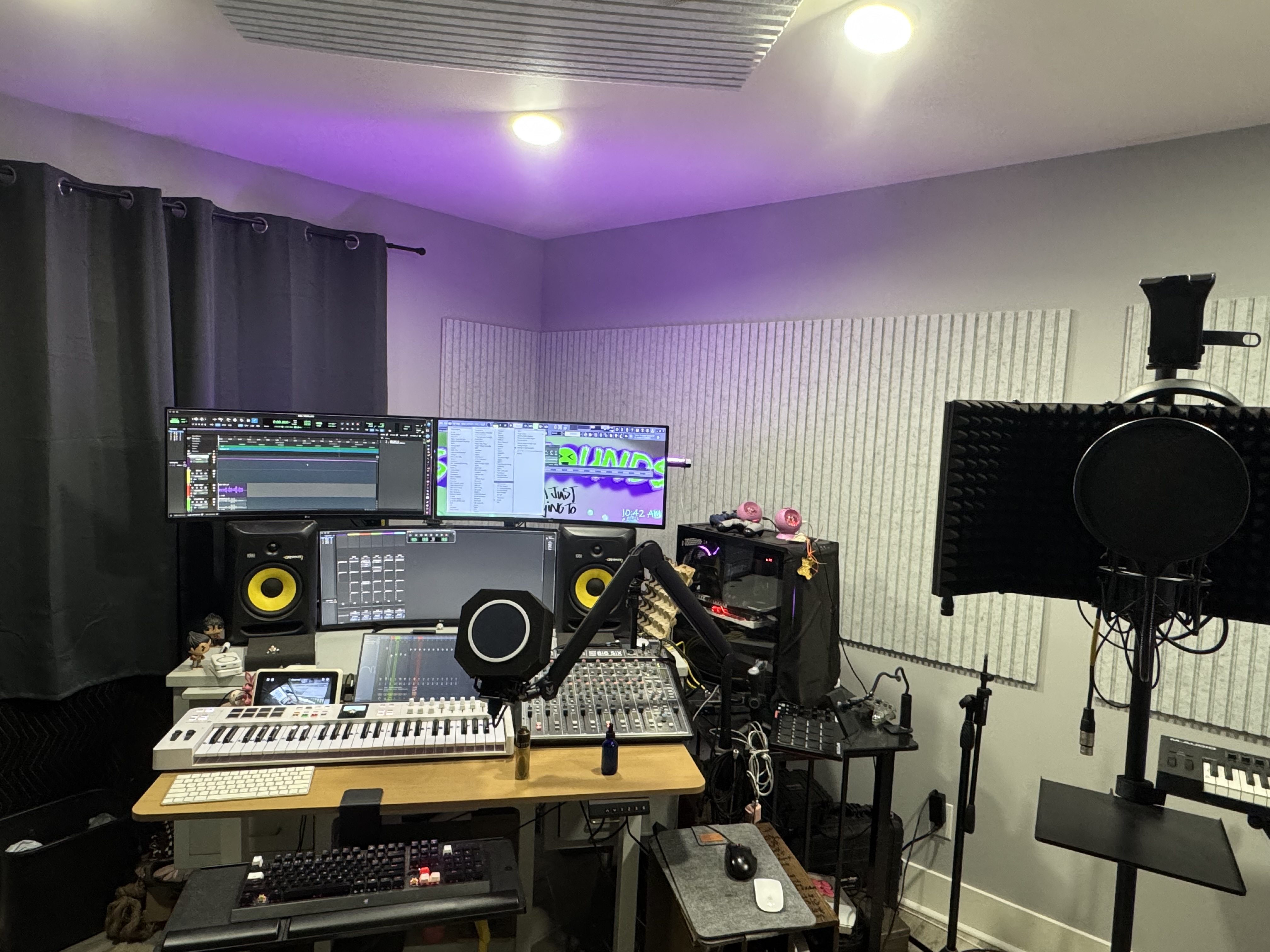 Studio Room